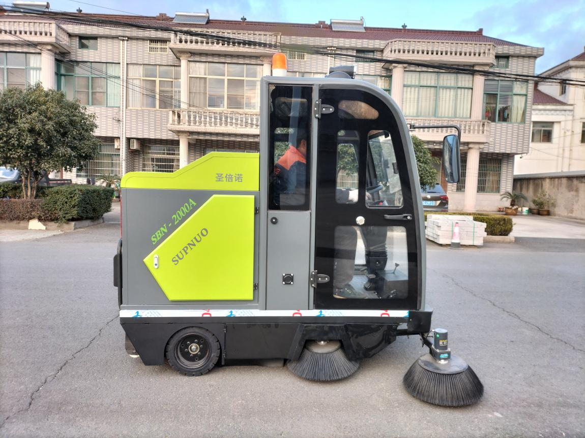 阿拉善盟龙马清扫车
