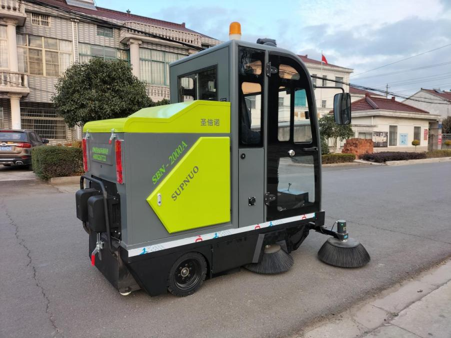 阿拉善盟龙建清扫车_0